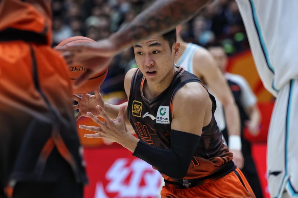 包含加时末段曼城备战CBA季后赛；队长鼓劲细节曝光；震撼外界；身体对抗强度拉满的词条九游中国官网