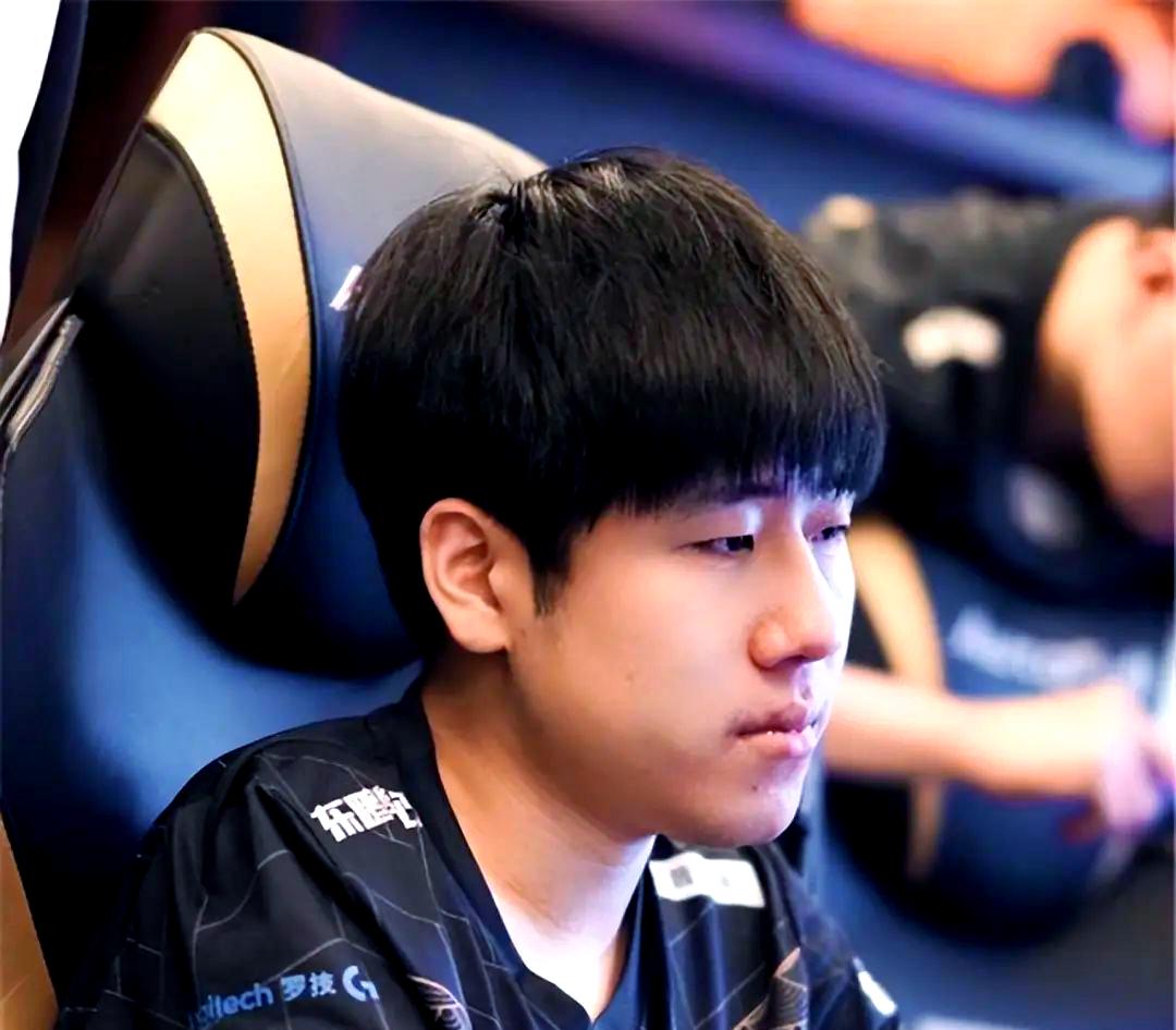 Ming新星大比分领先表现惊艳JackeyLove关键节点挺进下一轮，现场解说直呼：莎拉波娃在TES比赛中比分优势明显(shark米尔艾力夺冠视频)